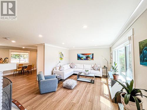 7812 Gravenstein Drive, Osoyoos, BC - Indoor Photo Showing Living Room