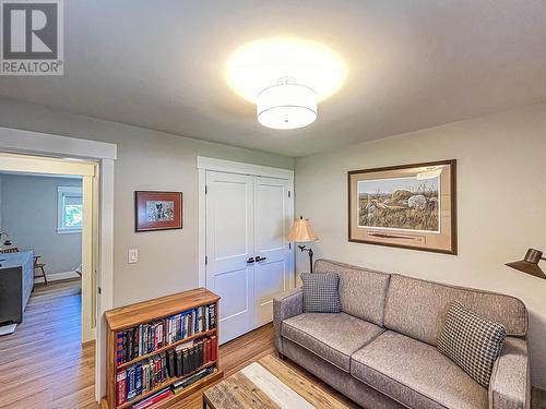 7812 Gravenstein Drive, Osoyoos, BC - Indoor Photo Showing Living Room