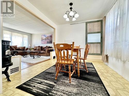 8502 78Th Avenue, Osoyoos, BC - Indoor Photo Showing Dining Room