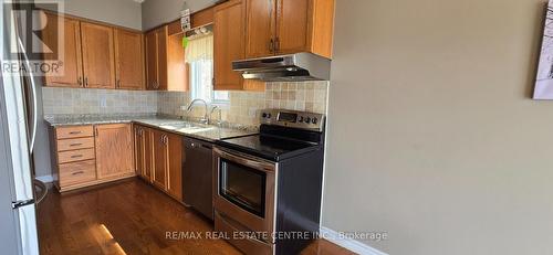 580 Activa Avenue, Kitchener, ON - Indoor Photo Showing Kitchen With Stainless Steel Kitchen With Double Sink