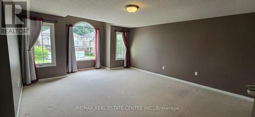 580 Activa Avenue, Kitchener, ON - Indoor Photo Showing Other Room