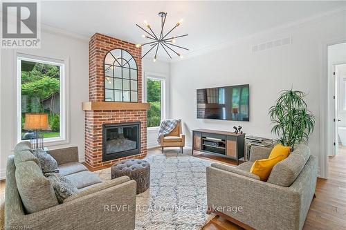 7 Fedorkow Lane, Niagara-On-The-Lake, ON - Indoor Photo Showing Living Room With Fireplace