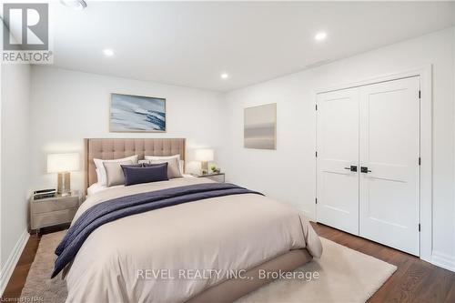 7 Fedorkow Lane, Niagara-On-The-Lake, ON - Indoor Photo Showing Bedroom