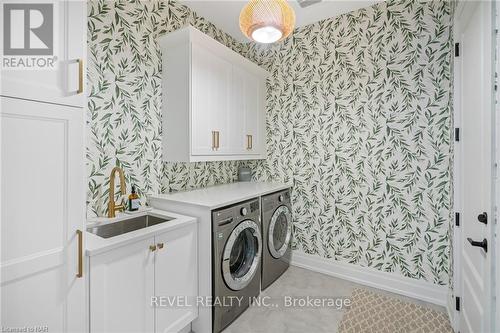 7 Fedorkow Lane, Niagara-On-The-Lake, ON - Indoor Photo Showing Laundry Room