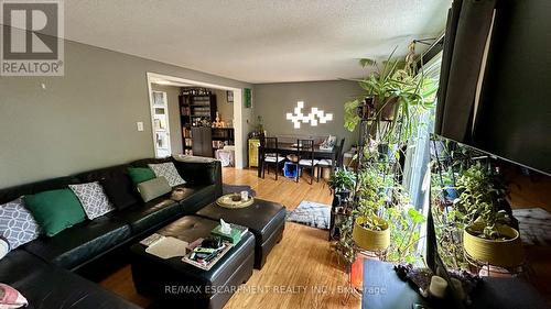 44 - 151 Gateshead Crescent, Hamilton, ON - Indoor Photo Showing Living Room