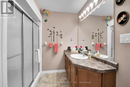 7 Sunnydale Court, West Lincoln, ON - Indoor Photo Showing Bathroom