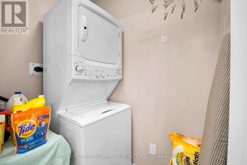 7 Sunnydale Court, West Lincoln, ON - Indoor Photo Showing Laundry Room