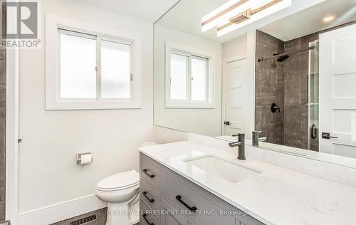 246 Fearnwood Street, Cambridge, ON - Indoor Photo Showing Bathroom