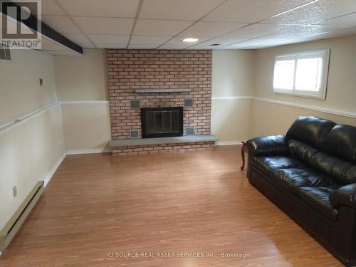 7 Canora Court, Welland, ON - Indoor Photo Showing Living Room With Fireplace