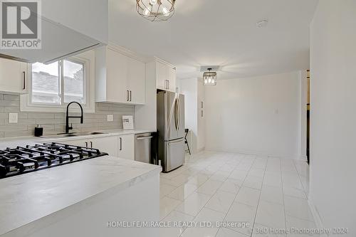 581 Hayward Crescent, Milton (Timberlea), ON - Indoor Photo Showing Kitchen With Upgraded Kitchen