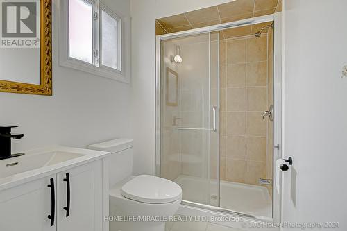 581 Hayward Crescent, Milton (Timberlea), ON - Indoor Photo Showing Bathroom