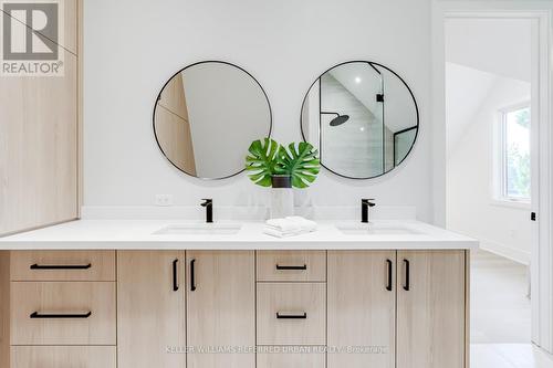 43 Benson Avenue, Mississauga, ON - Indoor Photo Showing Bathroom