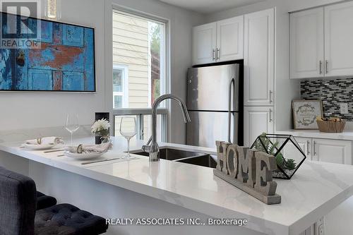 353 Lumsden Avenue, Toronto, ON - Indoor Photo Showing Kitchen