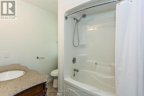 686078 Highway 2, Rr 5 Road S, Woodstock, ON - Indoor Photo Showing Bathroom