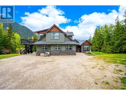 787 Crescent Bay Road, Nakusp, BC - Outdoor