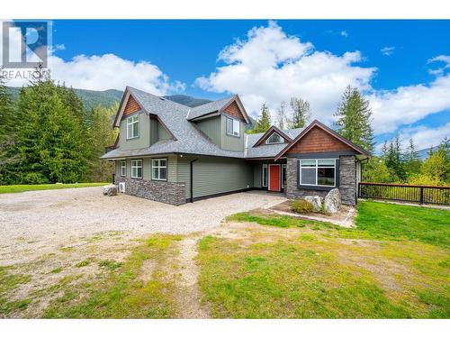 787 Crescent Bay Road, Nakusp, BC - Outdoor