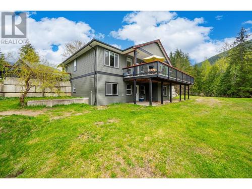 787 Crescent Bay Road, Nakusp, BC - Outdoor