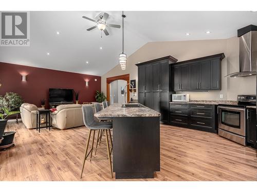 787 Crescent Bay Road, Nakusp, BC - Indoor Photo Showing Kitchen With Upgraded Kitchen