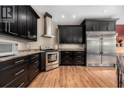 787 Crescent Bay Road, Nakusp, BC - Indoor Photo Showing Kitchen With Upgraded Kitchen