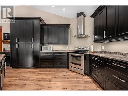 787 Crescent Bay Road, Nakusp, BC - Indoor Photo Showing Kitchen