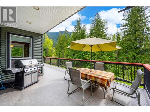 787 Crescent Bay Road, Nakusp, BC - Outdoor With Deck Patio Veranda With Exterior