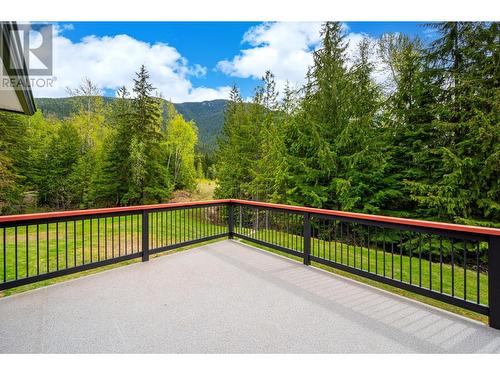 787 Crescent Bay Road, Nakusp, BC - Outdoor