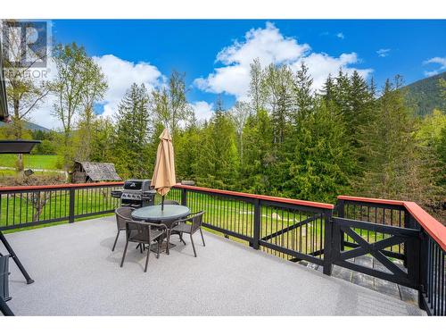 787 Crescent Bay Road, Nakusp, BC - Outdoor