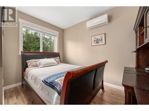 787 Crescent Bay Road, Nakusp, BC - Indoor Photo Showing Bedroom