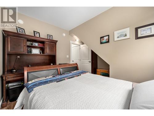 787 Crescent Bay Road, Nakusp, BC - Indoor Photo Showing Bedroom