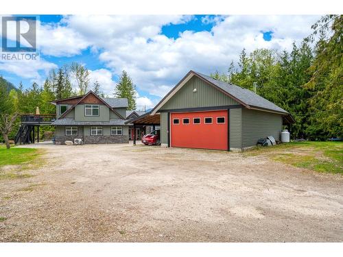 787 Crescent Bay Road, Nakusp, BC - Outdoor