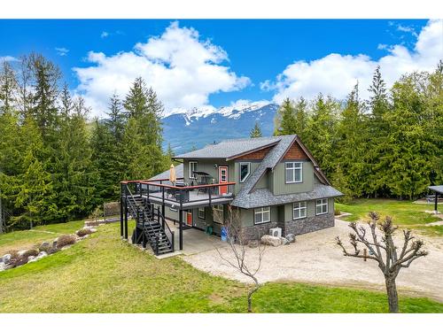 787 Crescent Bay Road, Nakusp, BC - Outdoor