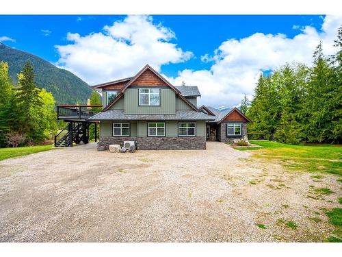 787 Crescent Bay Road, Nakusp, BC - Outdoor