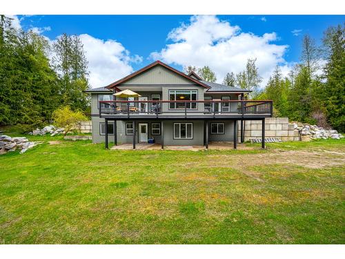 787 Crescent Bay Road, Nakusp, BC - Outdoor With Deck Patio Veranda