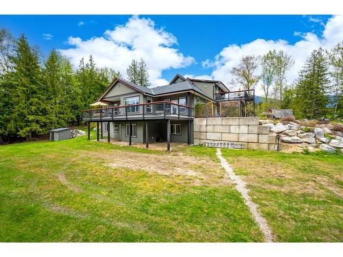 787 Crescent Bay Road, Nakusp, BC - Outdoor