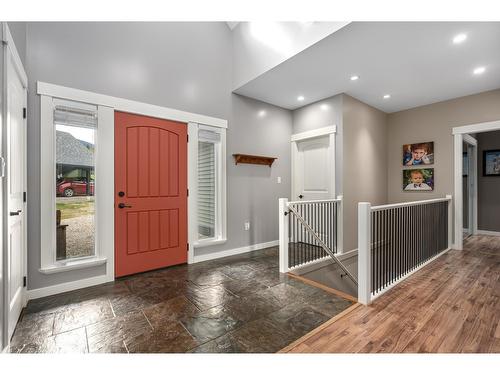 787 Crescent Bay Road, Nakusp, BC - Indoor Photo Showing Other Room