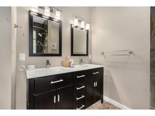 787 Crescent Bay Road, Nakusp, BC - Indoor Photo Showing Bathroom