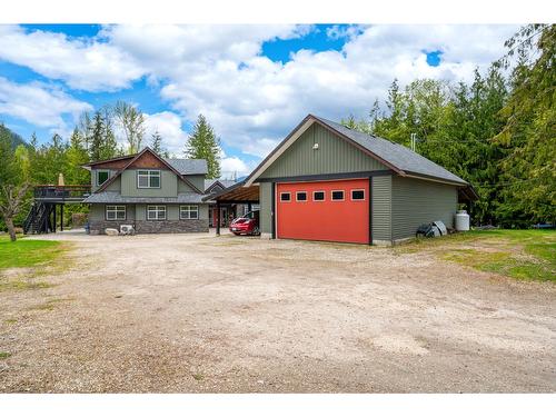 787 Crescent Bay Road, Nakusp, BC - Outdoor