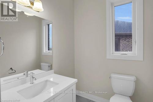 252 Leitch Street, Dutton/Dunwich (Dutton), ON - Indoor Photo Showing Bathroom