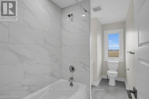 252 Leitch Street, Dutton/Dunwich (Dutton), ON - Indoor Photo Showing Bathroom