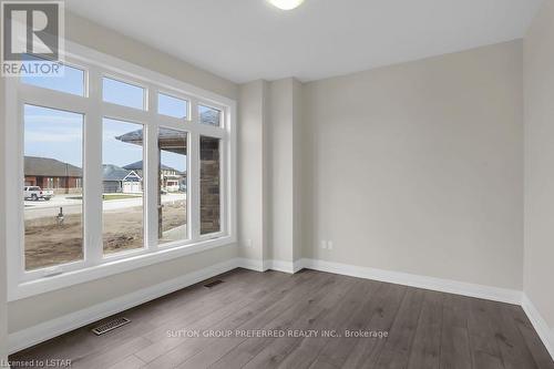 252 Leitch Street, Dutton/Dunwich (Dutton), ON - Indoor Photo Showing Other Room