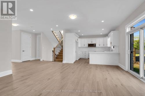 186 Leitch Street, Dutton/Dunwich (Dutton), ON - Indoor Photo Showing Kitchen