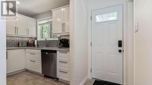 75059 Elmslie Drive, Bluewater (Bayfield), ON - Indoor Photo Showing Kitchen