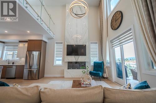 620 Balsam Avenue, Penticton, BC - Indoor Photo Showing Living Room