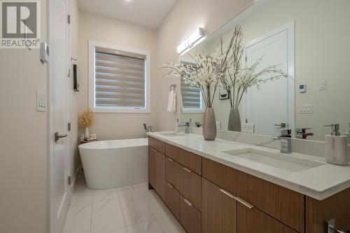 620 Balsam Avenue, Penticton, BC - Indoor Photo Showing Bathroom