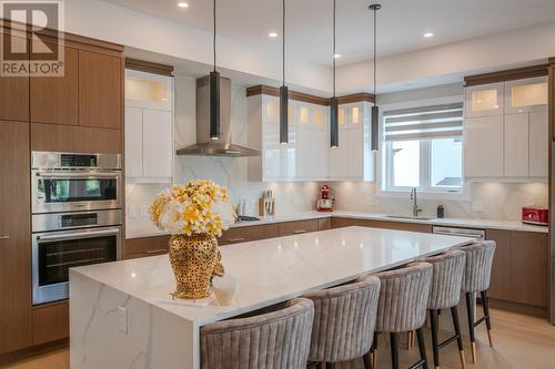 620 Balsam Avenue, Penticton, BC - Indoor Photo Showing Kitchen With Upgraded Kitchen