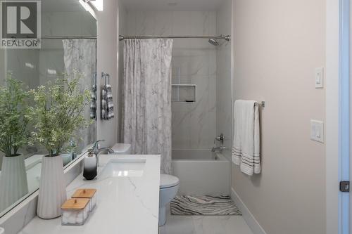 620 Balsam Avenue, Penticton, BC - Indoor Photo Showing Bathroom