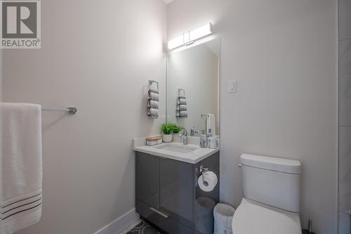 620 Balsam Avenue, Penticton, BC - Indoor Photo Showing Bathroom