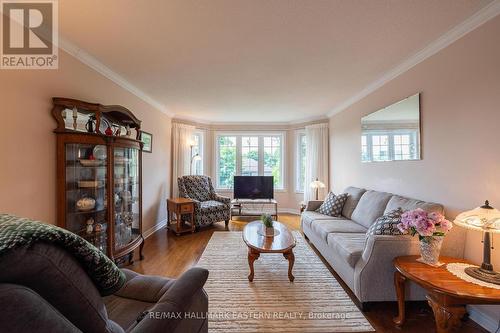 1010 Silverdale Road, Peterborough, ON - Indoor Photo Showing Living Room