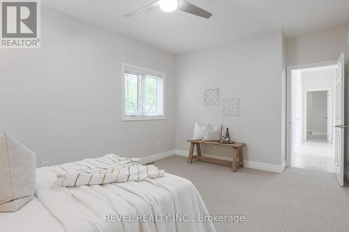 31 Shelley Drive, Kawartha Lakes, ON - Indoor Photo Showing Bedroom