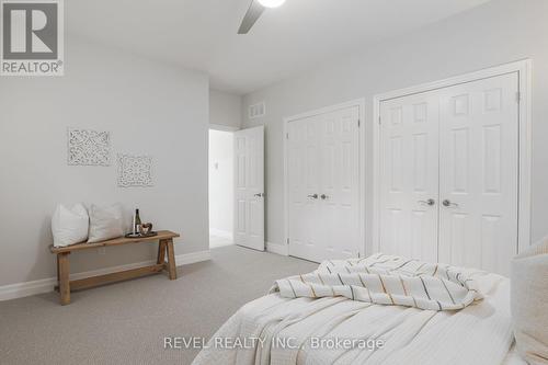 31 Shelley Drive, Kawartha Lakes, ON - Indoor Photo Showing Bedroom